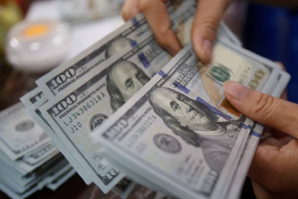 Продаж доларів США / Фото: censor